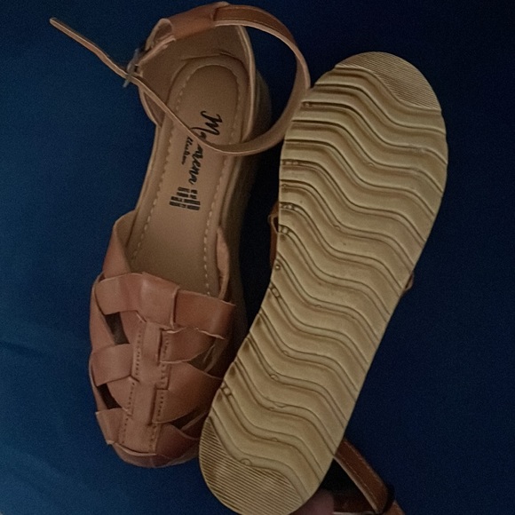 Platform sandals - Picture 5 of 9